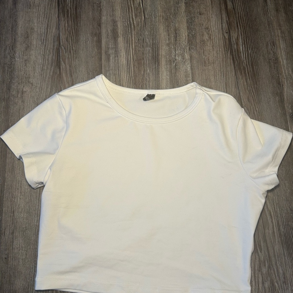 White Fitted Crop Top • Baby Tee Style • Size M